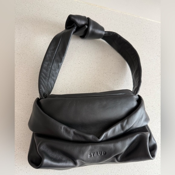 STAUD Kiss gathered leather shoulder bag - Picture 3 of 8